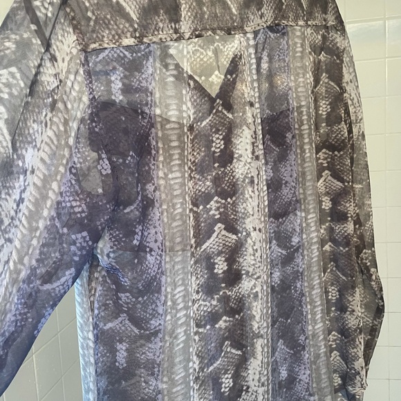 Women’s Equipment size small python blouse - Picture 4 of 4